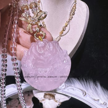 Ogrlica s privjeskom od ružičastog kvarca – lisica s devet repova, polirani kristal, s univerzalnim lancem