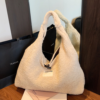 Plush lambswool tote kott, ämberkujuline vorm, klõpsuga suletav, sisemine zip-kott ja dokumentide kott, polüesteri vooder