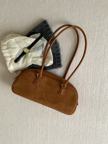 Gradska velur torba za podlakticu, vodoravni četvrtasti oblik, zatvarač, unutarnja džep s zatvaračem, jesen 2024