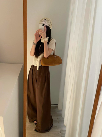 Gradska velur torba za podlakticu, vodoravni četvrtasti oblik, zatvarač, unutarnja džep s zatvaračem, jesen 2024