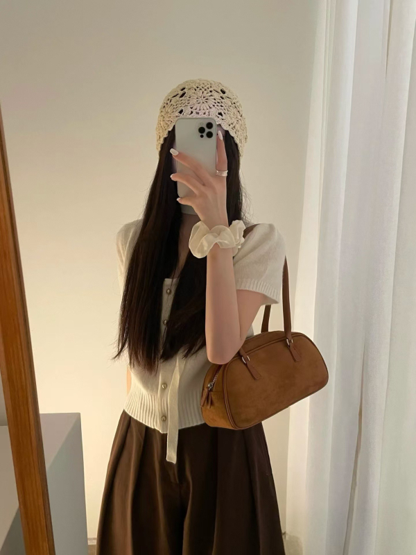 Gradska velur torba za podlakticu, vodoravni četvrtasti oblik, zatvarač, unutarnja džep s zatvaračem, jesen 2024