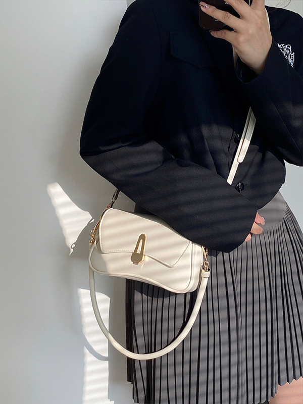 PU crossbody torba, gradski stil, četvrtast oblik, zatvaranje kapom, bez podstave, unutarnji džep s zipom