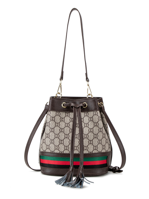 PVC bucket táska zsinóros záródással, belső bélés: szintetikus bőr, belső zsebek telefon és documentumok számára, egy vállpánt