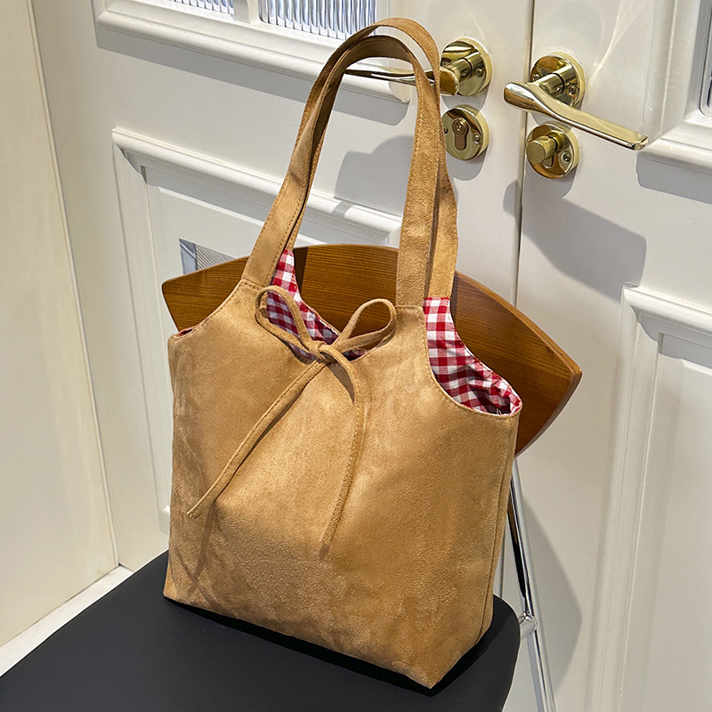 Tote torba, gradska jednostavnost, PU materijal, horizontalni kvadratni oblik, zatvarač, džep za mobitel, podstava od poliestera