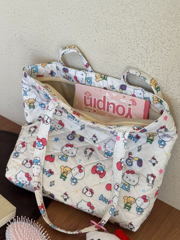 Taotao torbica preko ramena — Oxford materijal, vertikalni kvadratni oblik, zatvarač, najlonska podstava, unutarnji džepovi za telefon i dokumente