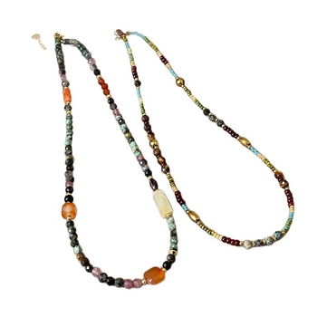 Fém láncon nyaklánc, többszörös rétegű geometrikus medállal, hosszúság 31–40 cm