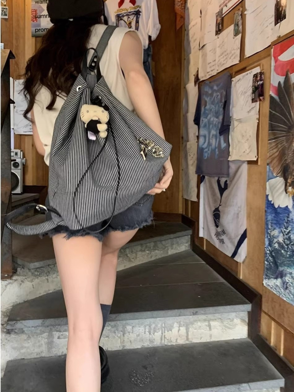 Rucsac urban din pânză cu dungi – pentru femei, pentru călătoria de relaxare, material: pânză, stil: simplitate urbană