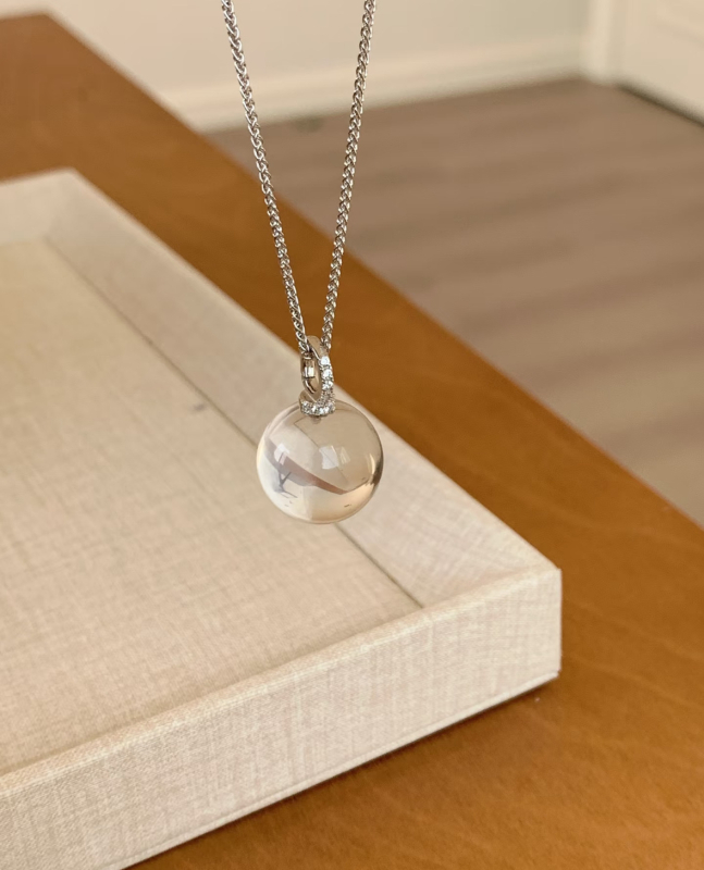 Piekaramais kulons ar kristālu, 925 sudrabs, minimālistiskais stils, bez sekundāriem akmeņiem