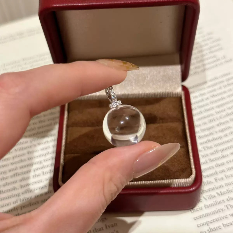 Piekaramais kulons ar kristālu, 925 sudrabs, minimālistiskais stils, bez sekundāriem akmeņiem