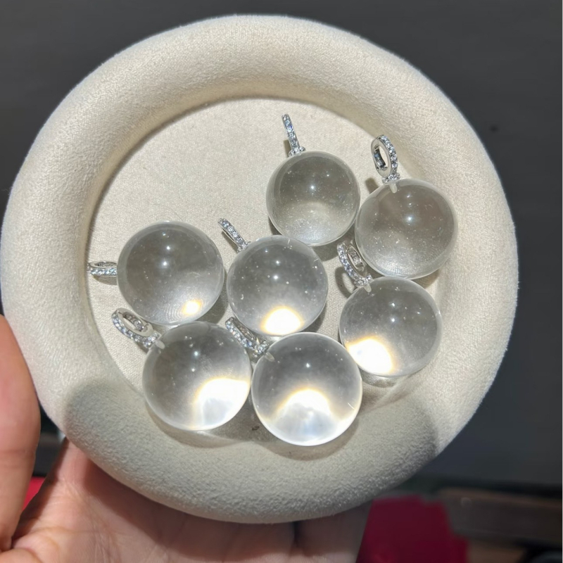 Piekaramais kulons ar kristālu, 925 sudrabs, minimālistiskais stils, bez sekundāriem akmeņiem