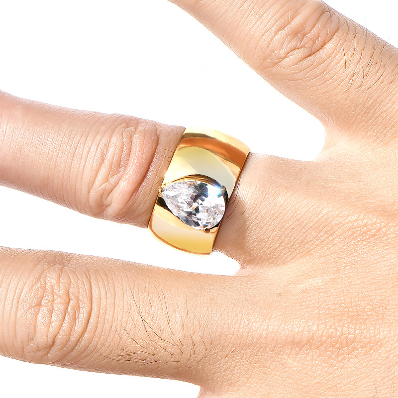 Prsten od titan čelika s geometrijskim dizajnom, dijamantno poliran završetak, jednostavan stil — Ljeto 2024