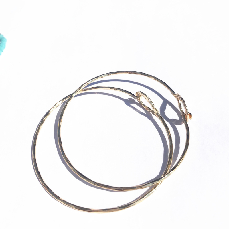 Unisex narukvica od perlica u nacionalnom stilu, kapljastog oblika, od plastike/smole, s logom, mogućnost prilagodbe