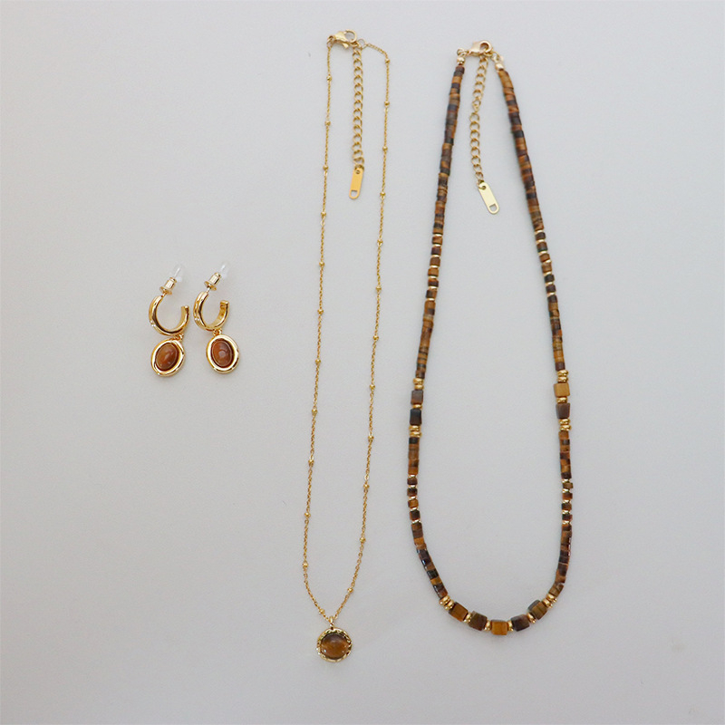 Colier cu Tiger Eye, mărgele din piatră, lucrat manual, lanț cu mărgele de piatră, pandantiv geometric din alamă