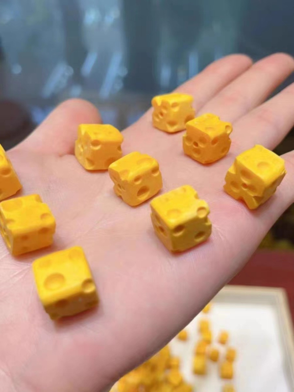 DIY nakit od rogova jelena - skulpturalna obrada, uzorak Cheese Sugar, retro stil