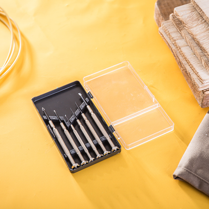 Set de șurubelnițe de precizie Deli – magnetice, 6 piese, portabil, oțel carbon – pentru telefoane, ochelari și ceasuri