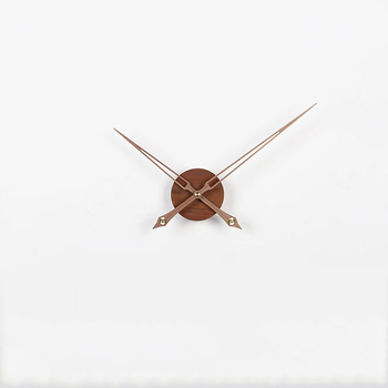 Stenski sat od masivnog drva s velikim kazaljkama, moderan nordijski dizajn, kvarcni mehanizam; Pakiranje: 50 kom.; Tisak logotipa: OK; Uvoz: Ne