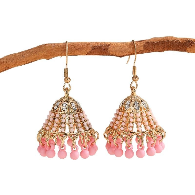 Обеци – етническа корона форма, инкрустирани оризови мъниста и кристали, висулка птича клетка с камбанка; цинкова сплав; за жени