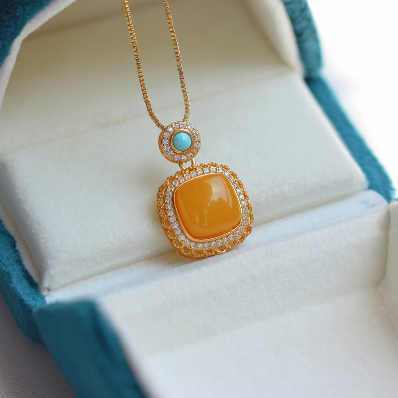 Colier cu pandantiv cub din ceară de albine, argint S925, cu zirconiu încrustat