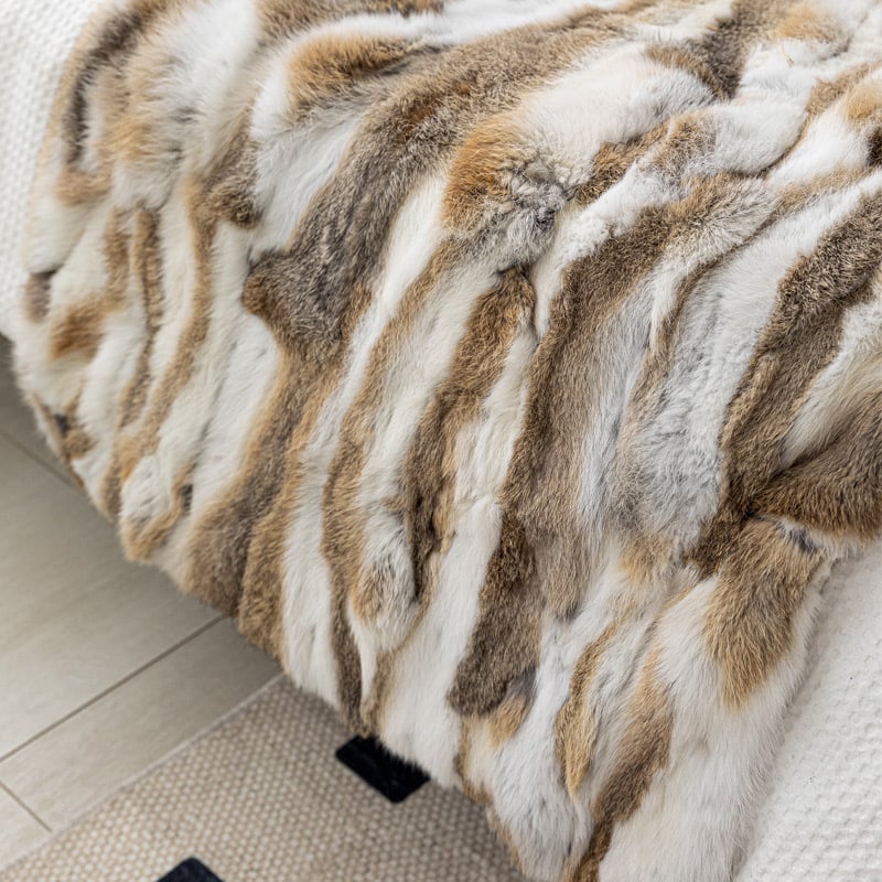 Pătură din blană de iepure, galben-maroniu, stil hotel, serie modele animale (Material: blană de iepure; Stil: serie modele animale; Model: alt; Poziționare stil: hotel)