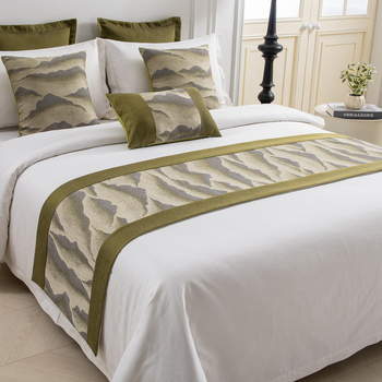 Dekorativni šal za krevet za hotele i smještajne objekte sa prugastim uzorkom (Materijal: Drugo; Uzorak: Prugasti; Stil: Drugo; Hotelski stil)