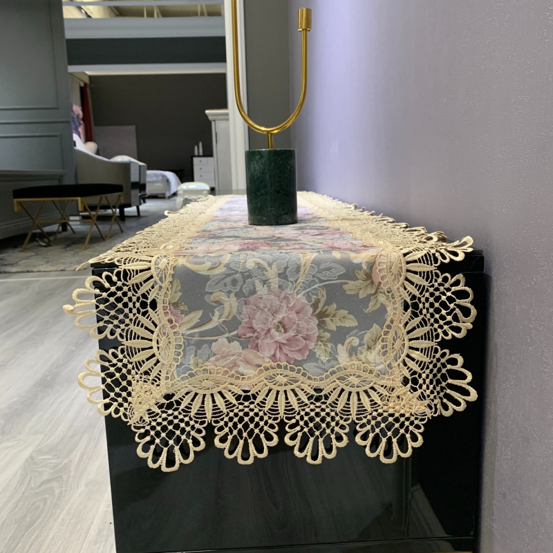 Дантелена покривка за маса, 100% полиестер, празничен модел, възможност за персонализация, подходяща за дневна, спалня, кабинет и заведения