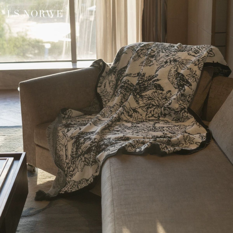 Плетено одеяло с флорално и птичи мотиви, южно-френски стил, лек лукс (Мотив: растения и цветя)