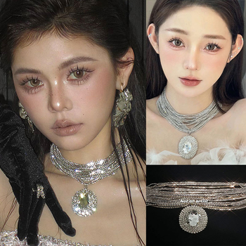 Choker ogrlica od legure, višeslojna rhinestone s velikim ovalnim kamenom, prirodan stil, svježe i slatko, proljeće 2024