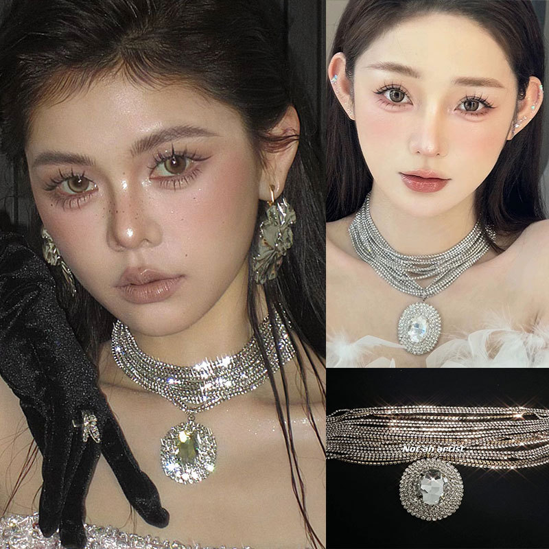 Choker ogrlica od legure, višeslojna rhinestone s velikim ovalnim kamenom, prirodan stil, svježe i slatko, proljeće 2024