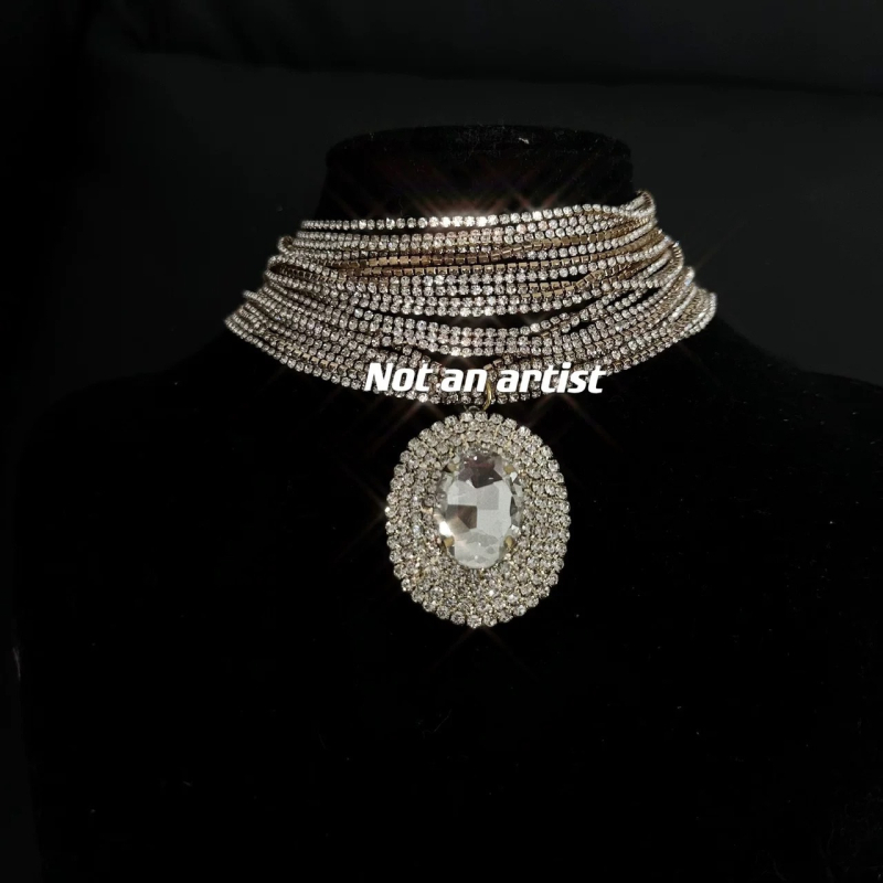 Choker ogrlica od legure, višeslojna rhinestone s velikim ovalnim kamenom, prirodan stil, svježe i slatko, proljeće 2024