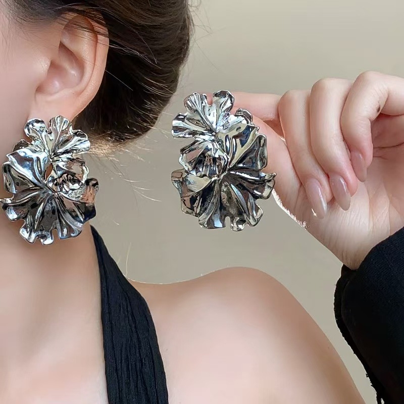 Choker ogrlica od legure, višeslojna rhinestone s velikim ovalnim kamenom, prirodan stil, svježe i slatko, proljeće 2024