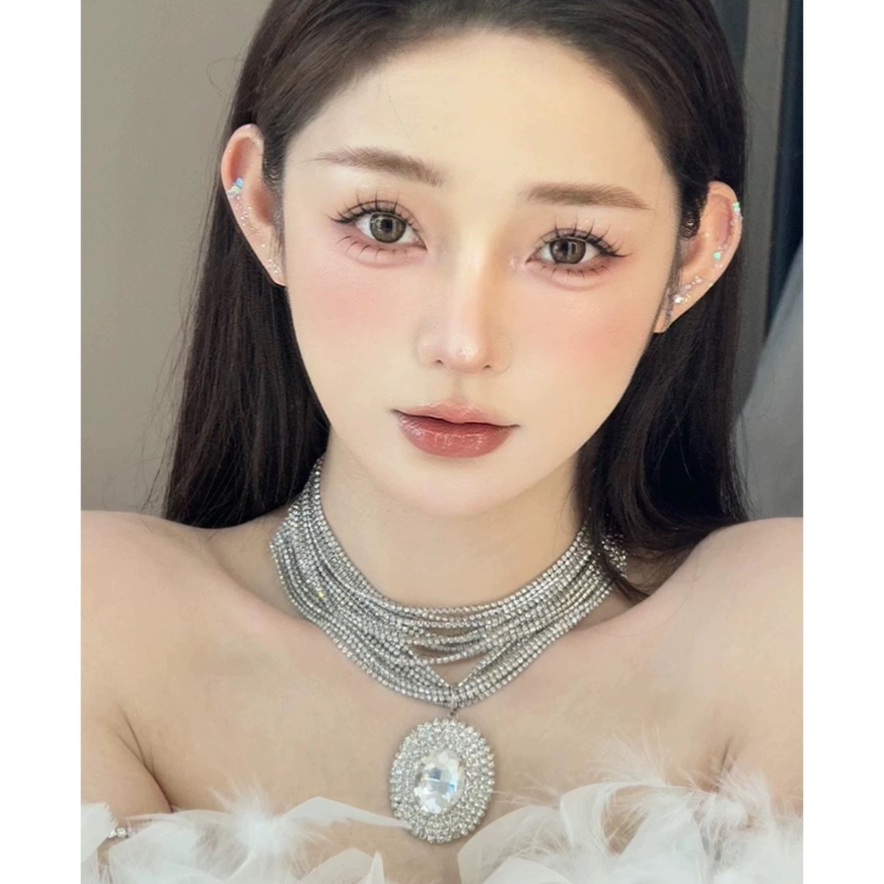 Choker ogrlica — višeslojni kristali, ovalni kamen (materijal: legura; proljeće 2024; prirodni stil; osvježavajući i sladak)