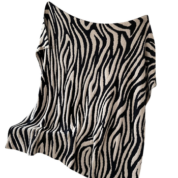 Pletena deka za kauč sa zebrinim uzorkom, polu-strani velvet, poliester, 1000-1500 g, jesen/zima