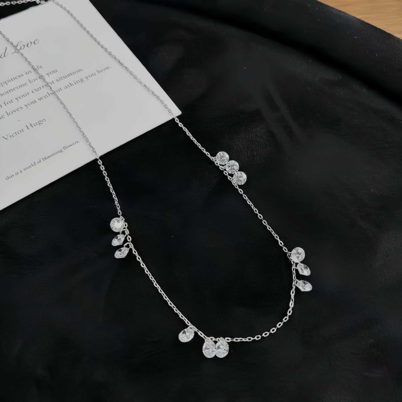 Colier din argint 925 cu lanț plat transversal, pandant geometric în formă de picătură de cristal, 2 g, stil rece