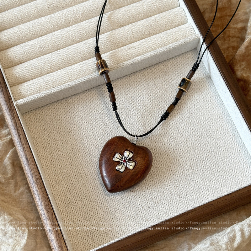 Colier cu pandantiv inimă în formă de cruce, lanț din lemn lucrat manual, pandantiv din aliaj, stil etnic boem