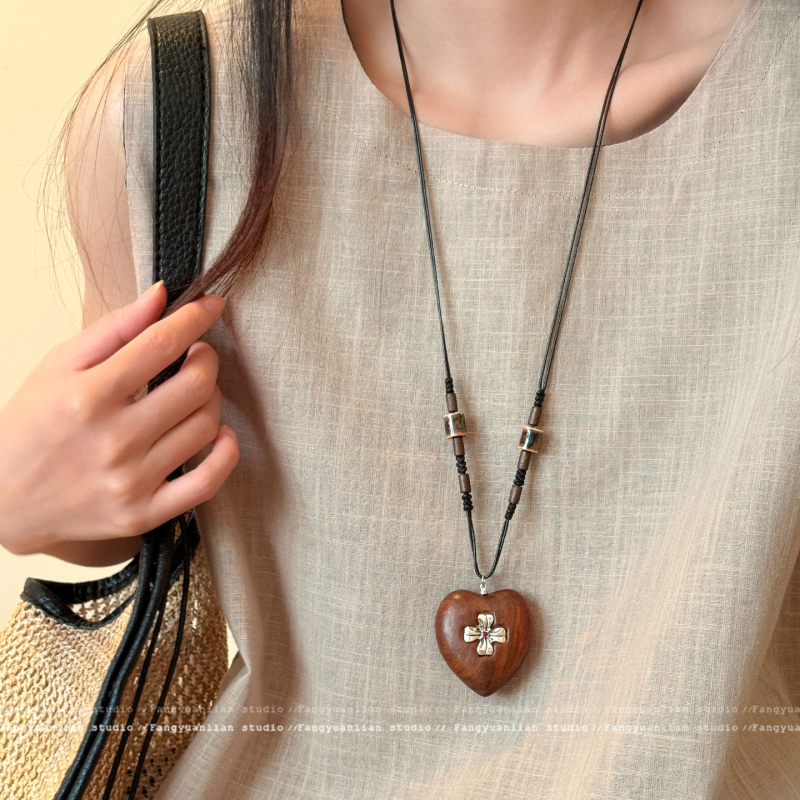Colier cu pandantiv inimă în formă de cruce, lanț din lemn lucrat manual, pandantiv din aliaj, stil etnic boem