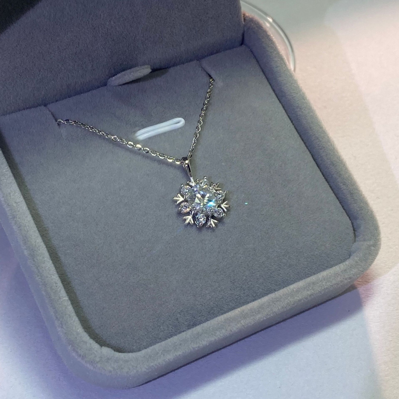 Colier din argint 925 cu moissanit în formă de fulg de zăpadă, lanț în formă de O, stil ușor lux pentru femei
