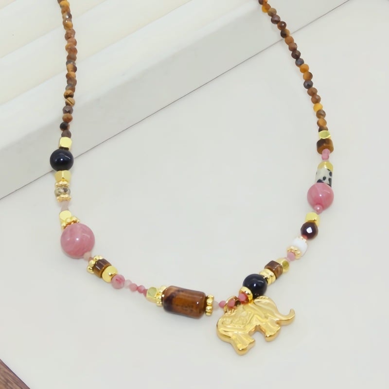 Colier cu pandantiv elefant și mărgele din piatră naturală ochi de tigru, lanț din oțel titan, placare electrolitică