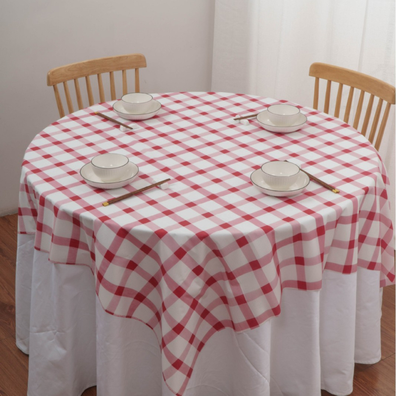 Μίας χρήσης πλαστικό τραπεζομάντηλο σε ορθογώνιο σχήμα, παχύ, αδιάβροχο και ανθεκτικό στο λάδι, καρό σχέδιο, προσαρμόσιμο για ξενοδοχεία και εστιατόρια