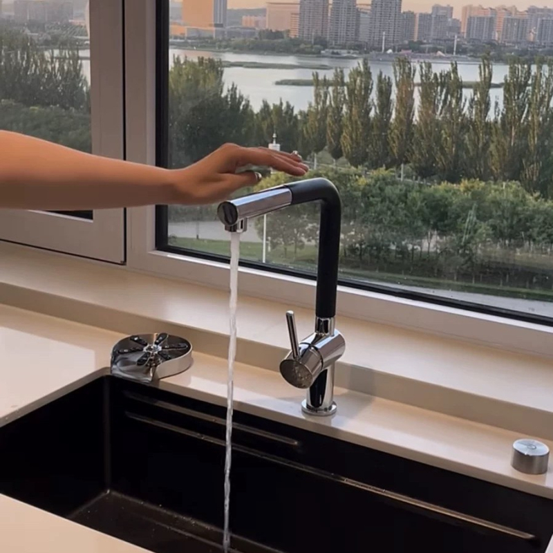 Robinet de bucătărie cu ieșire retractabilă, corp din cupru, model S08, robinet cu disc ceramic, 2,0 cm intrare/ieșire, finisaj electroplatinat