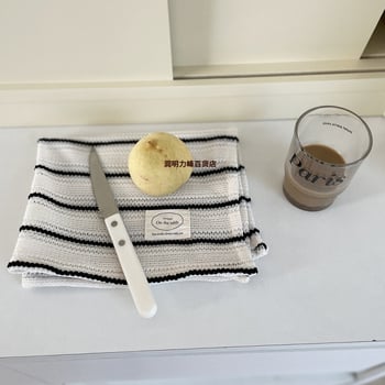 Stolnjak od pletenog flanel materijala, prugasti uzorak, hotelski stil
