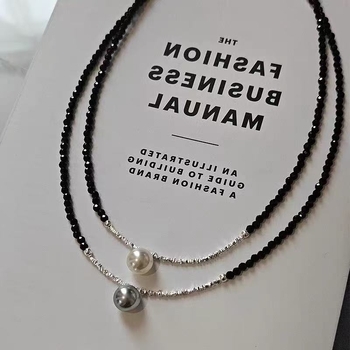 Természetes kő nyaklánc, kézzel készített, szabályos lánccal, medál ötvözetből, súly kb. 15 g