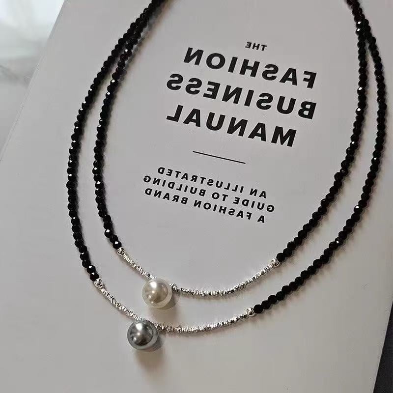 Természetes kő nyaklánc, kézzel készített, szabályos lánccal, medál ötvözetből, súly kb. 15 g