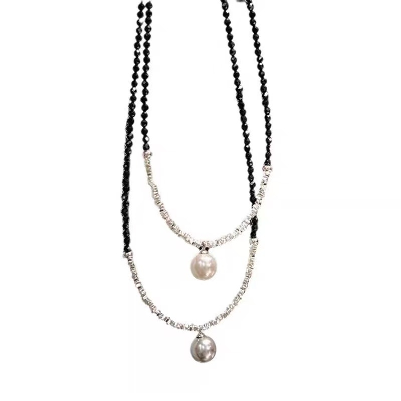 Természetes kő nyaklánc, kézzel készített, szabályos lánccal, medál ötvözetből, súly kb. 15 g