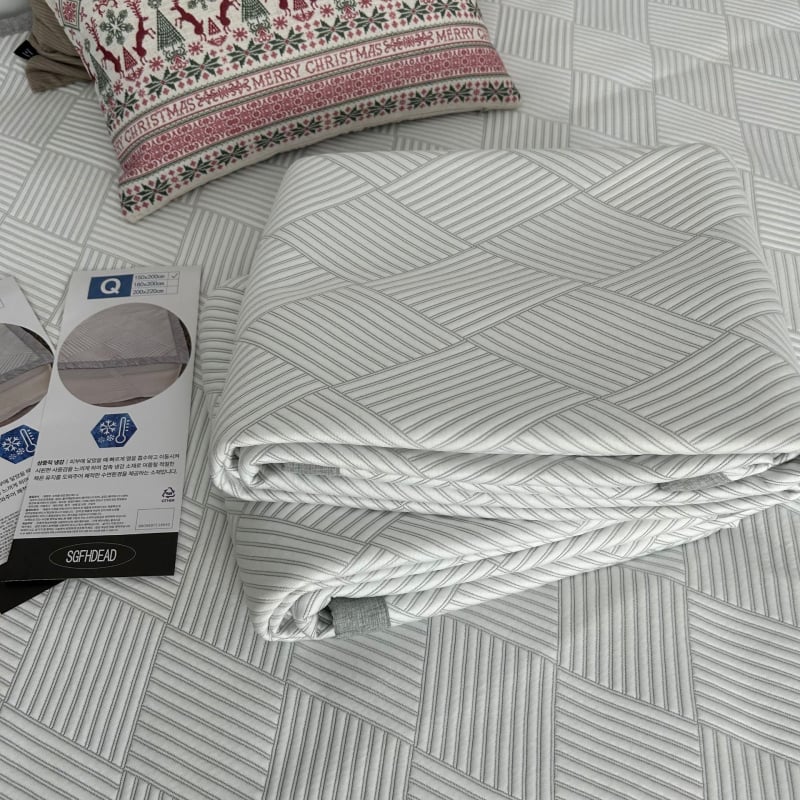 Gultas mats, saliekams dizains; bambuss + ice silk; Jacquard audums; iebūvēta dzesēšana