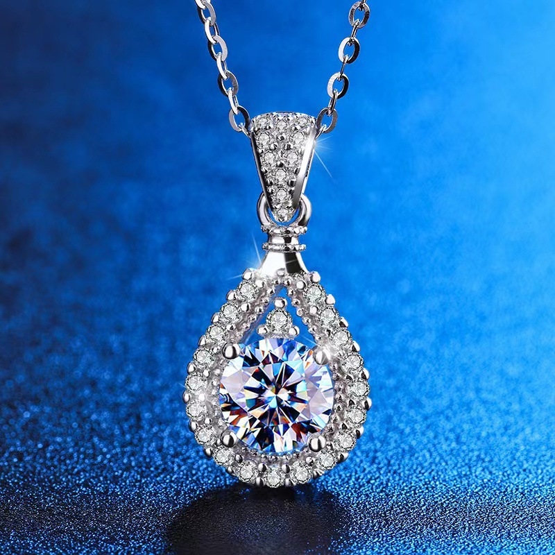 Réz nyaklánc csepp alakú medállal, kevert kövek beállítással, elektroplattolt felület, O-lánc, koreai stílus