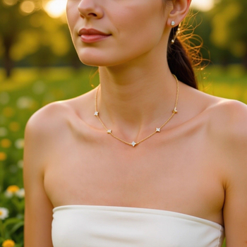 Ogrlica s privjeskom u obliku zvijezde od legure, na plosnom križnom lancu, elektroplatirano, unisex, casual stil.