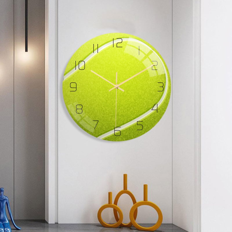CC121 Zidni sat – tenis lopta, akril, tih rad mehanizam, baterijsko napajanje, analogn prikaz, pogodan za dnevni boravak i spavaću sobu