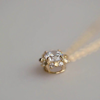 Ogrlica sa geometrijskim sunčanim privjeskom, srebro 925, postavljeno dijamantima, O-vezica, za žene