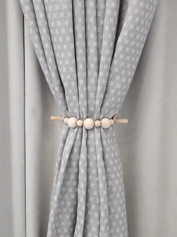 Skandinavske zavjese s drvenim perlama i konopnim užetom, dekorativno