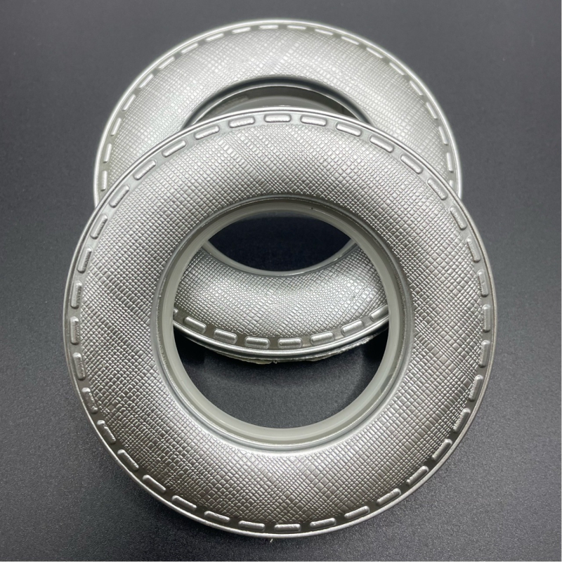 Závesový prsteň – hrubší, tichý, perforovaný prsteň; materiál: Virgin PP plast; štýl: moderný minimalistický; prispôsobiteľný; licencované súkromné značky